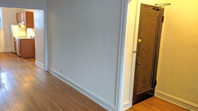 Building Photo - 2221 Ridge Ave