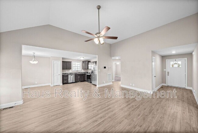 Building Photo - 314 Lugano Ln