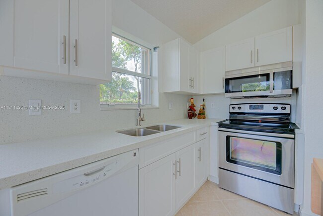 Foto del edificio - 14133 SW 154th Pl