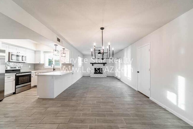 Building Photo - 13026 N 29th Pl