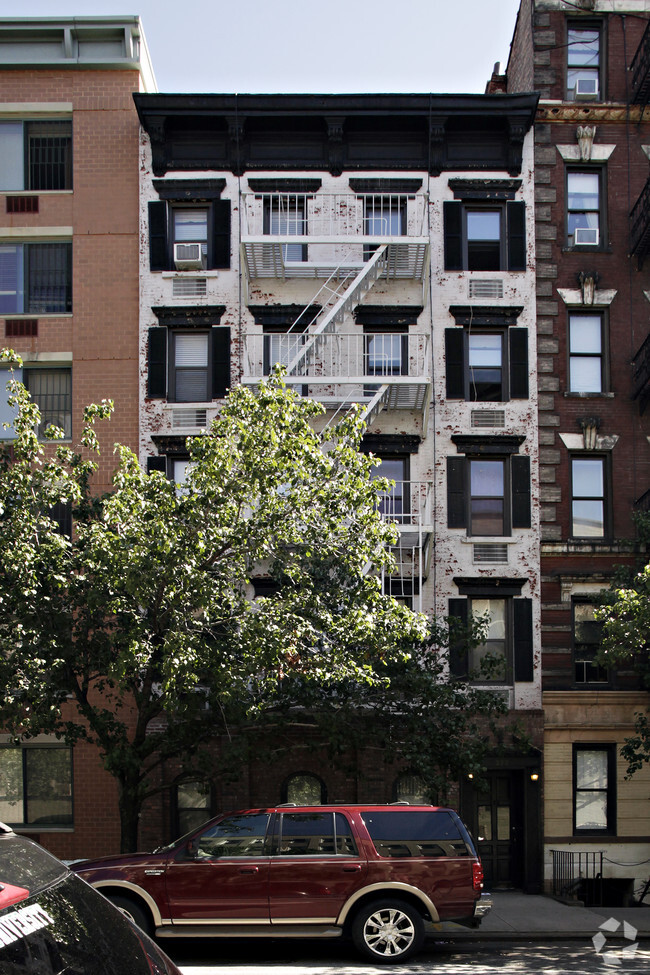 Building Photo - 323 E 21st St