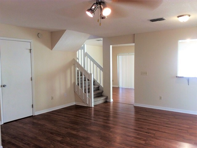 Foto del edificio - 9436 Bud Wood St