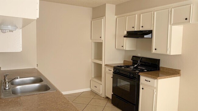 Foto del edificio - 6811 Winding Trace Dr