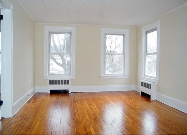 Foto del edificio - 82 Valley Rd