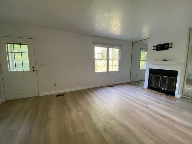 Building Photo - 5650 S 1425 E