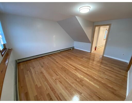 Building Photo - 117 Holten St