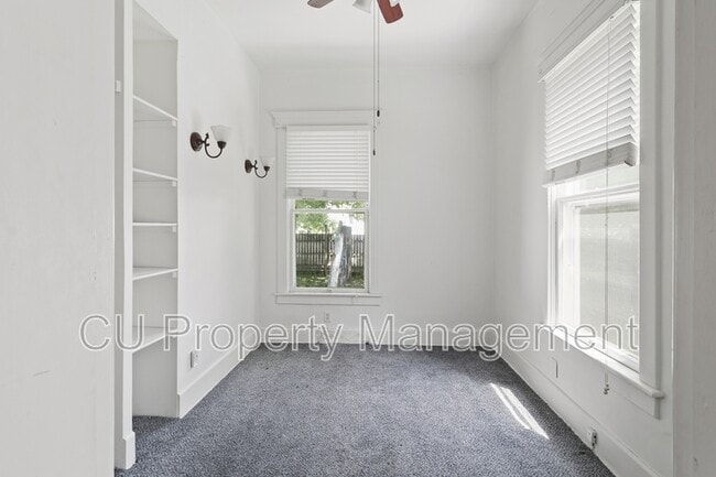 Building Photo - 512 W Clark St