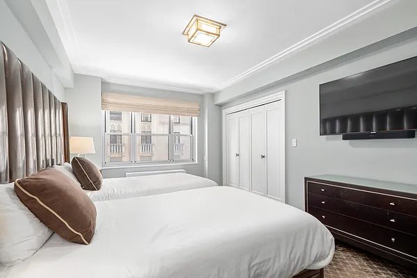 Building Photo - 11 Fifth Avenue