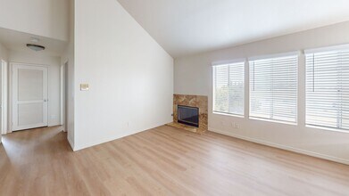Building Photo - 1202 Donax Ave