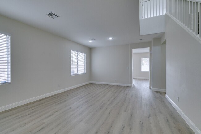 Foto del edificio - Charming 4 Bedroom, 3 Bathroom Home Near S...
