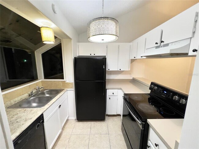 Building Photo - 9832 River Crest Ct