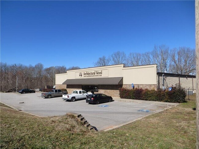Building Photo - 2495 Athens Hwy