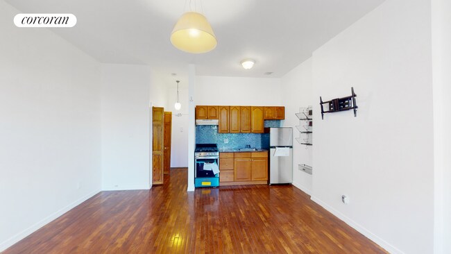 Building Photo - 313 W 136th St