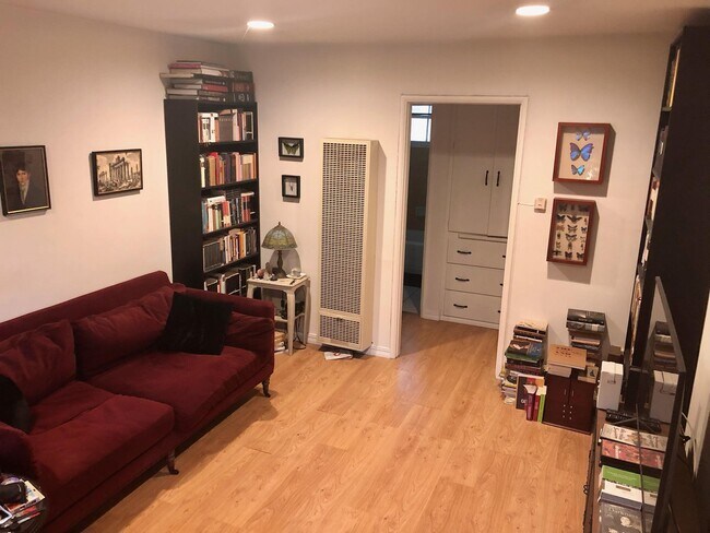 Living Room - 4925 Cahuenga Blvd