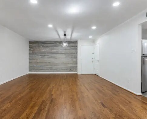 Foto del edificio - 2627 Douglas Ave