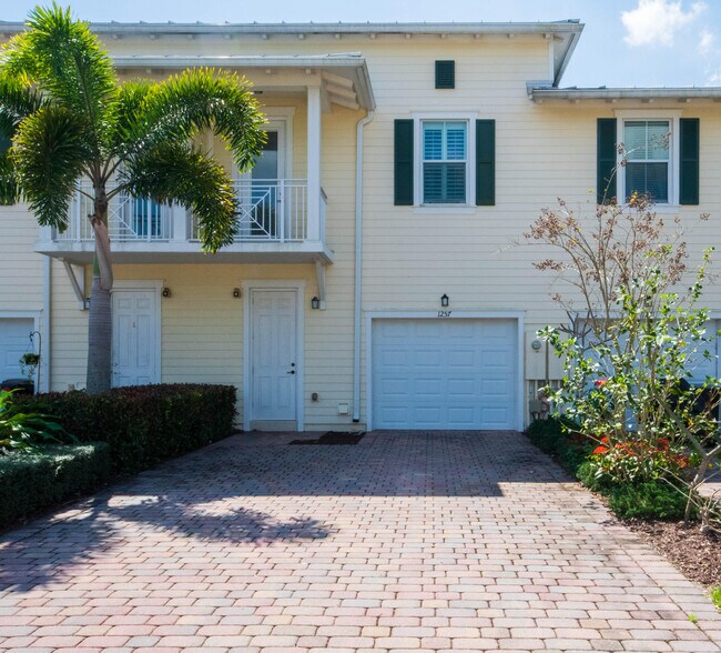 Building Photo - 1257 Islamorada Dr