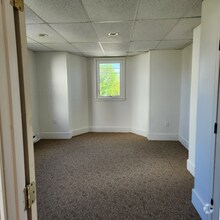 Building Photo - 41 Crescent St