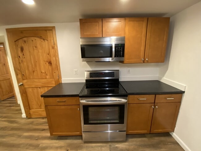 Cocina - 421 N Hammonds Ferry Rd