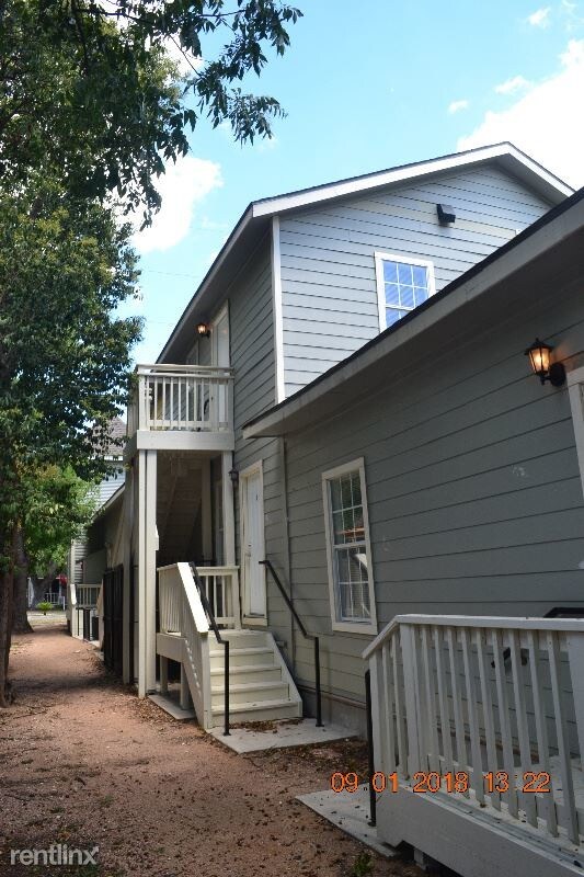 Building Photo - 816 Rivas St