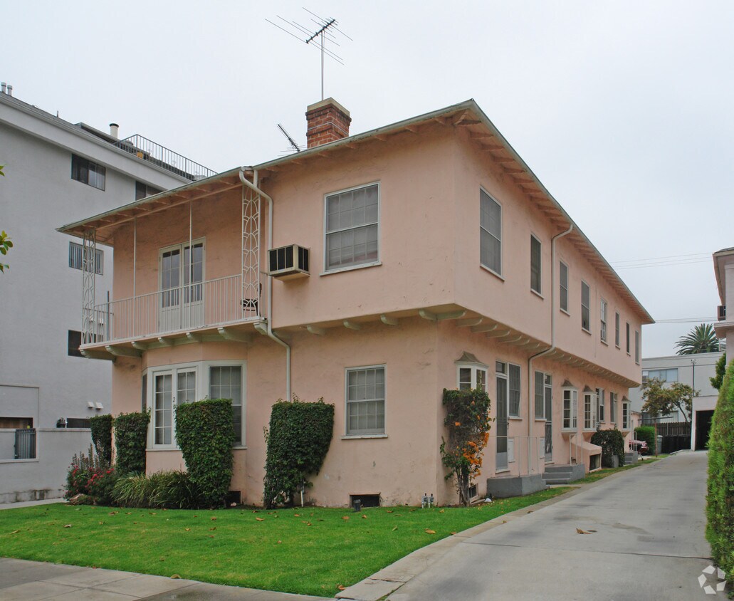 Building Photo - 215 S Gale Dr