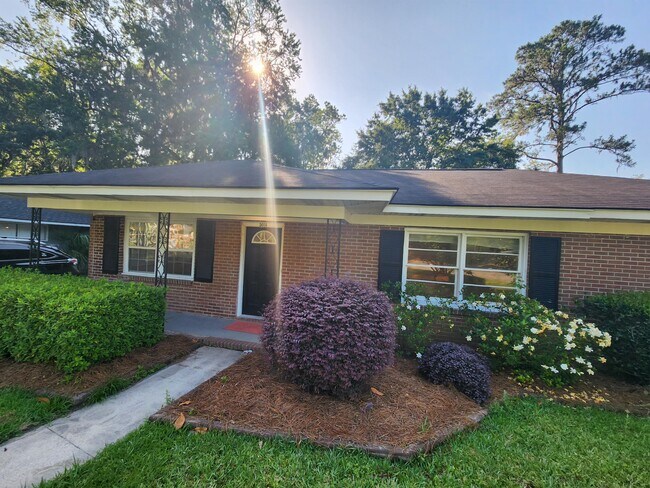 Building Photo - 5014 Spartan Dr