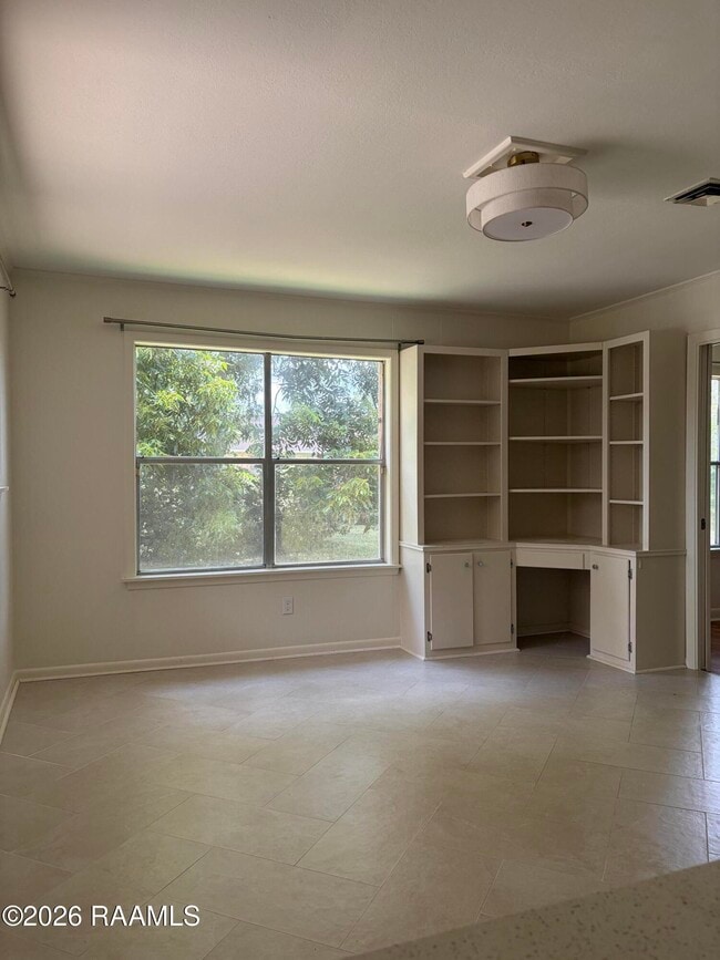 Building Photo - 509 Alonda Dr