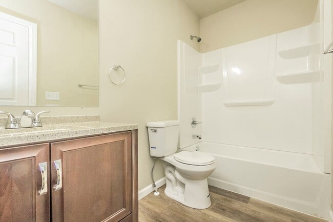 Foto del edificio - 3 Bedroom 2 Bathroom Fully Remodeled