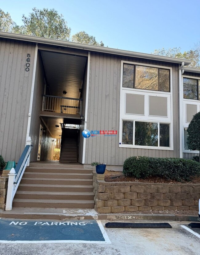 Renovated townhouse in Peachtree Corners - Renovated townhouse in Peachtree Corners