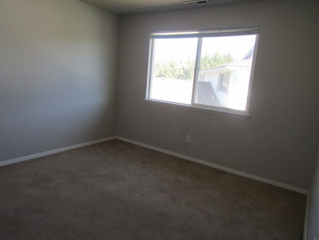 Building Photo - 5248 W Kootenai St