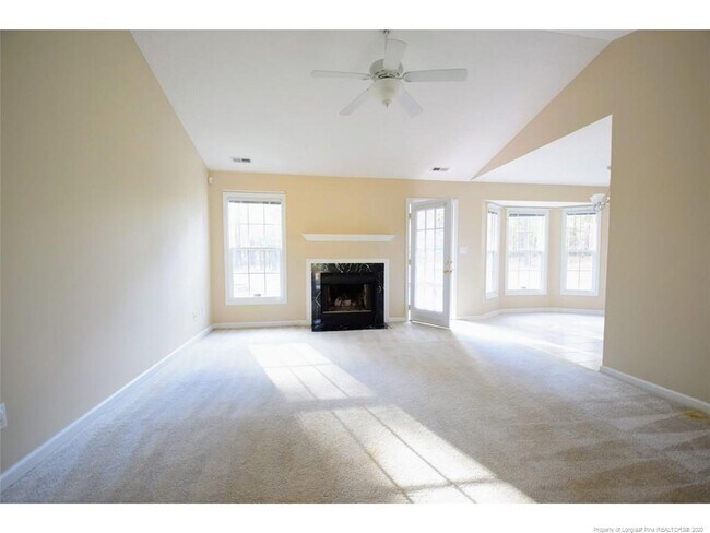 Building Photo - 109 Elderberry Ct