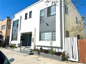 Building Photo - 1487 Henderson Ave