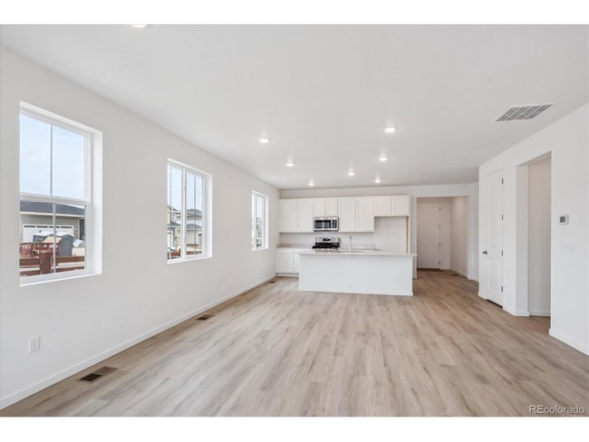 Foto del edificio - 610 Douglas Fir Pl