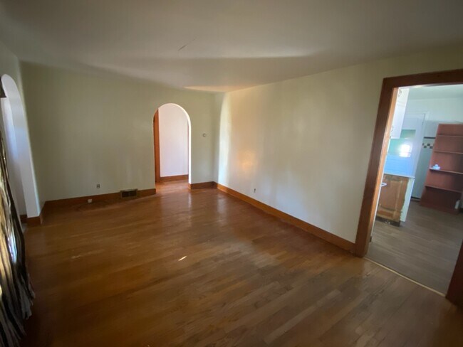 Building Photo - 2300 17th Ave