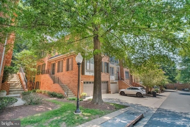 Building Photo - 1023 Grand Oak Way