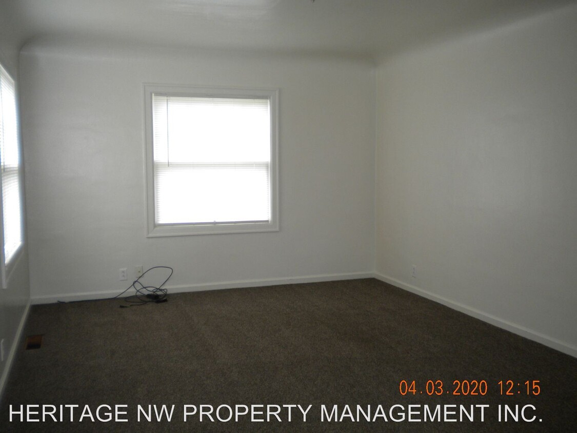 Building Photo - 2 br, 1 bath Apartment - 165 W. ASH ST