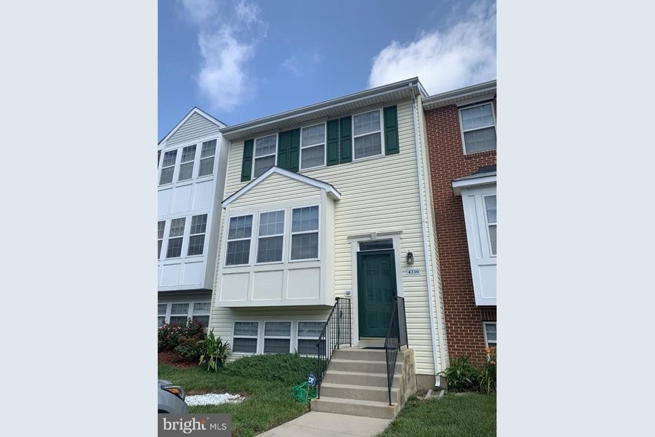 4330 Apple Orchard Ln, Hillcrest Heights, MD 20746 Townhome Rentals