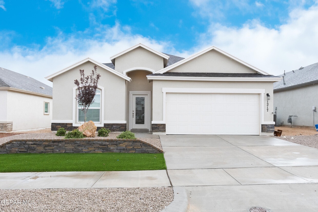 Foto principal - 1217 Golden Summer Pl