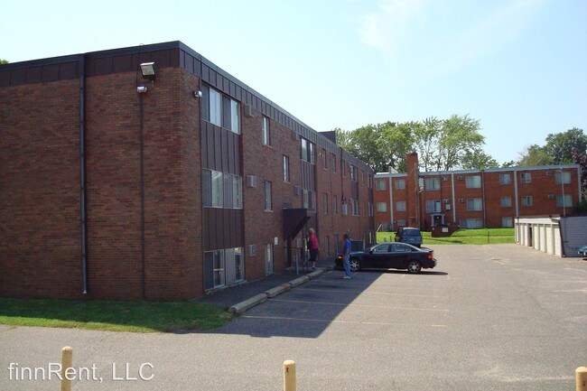 Foto del edificio - 65-65 W Hyacinth Ave