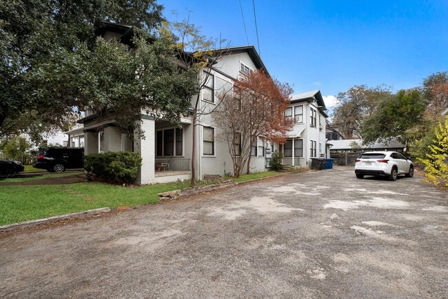 Foto del edificio - Modern Duplex in Monte Vista!