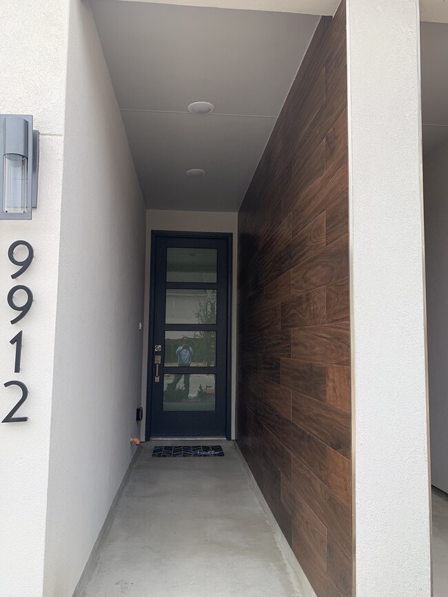 Building Photo - 9912 Kaspar Dr
