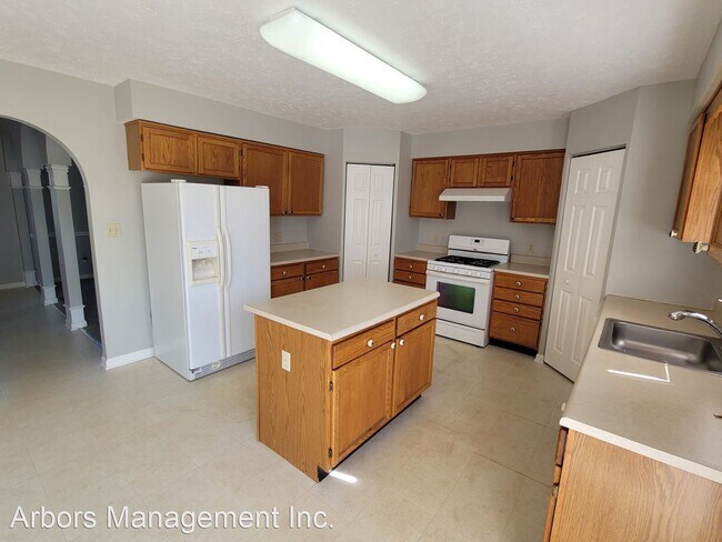 Foto del edificio - 4 br, 3.5 bath House - 131 Maclaine Drive