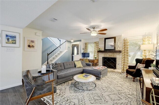 Foto del edificio - 9019 Wagtail Dr