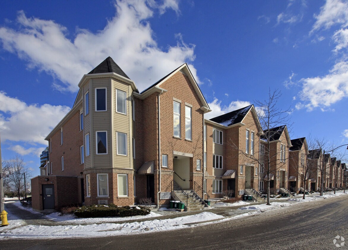 Photo du bâtiment - 31-43 Aerodrome Cres