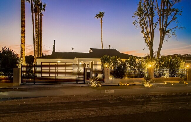 Building Photo - 8161 Encino Ave