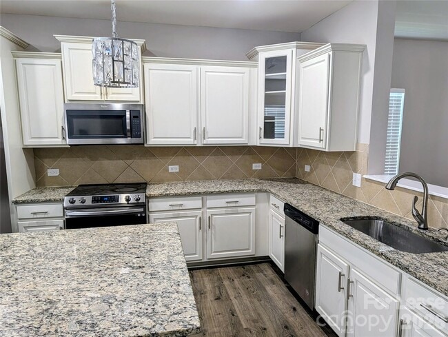 Foto del edificio - 4031 Huntley Glen Dr
