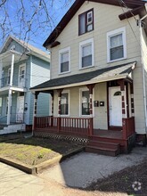 Building Photo - 67 Nash St