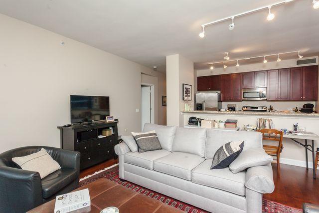 Building Photo - 2 bedroom in Chicago IL 60605