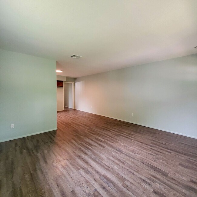 Foto del edificio - 1117 E Parker St