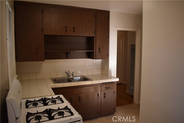 Foto del edificio - 673 N Rosemary Ln