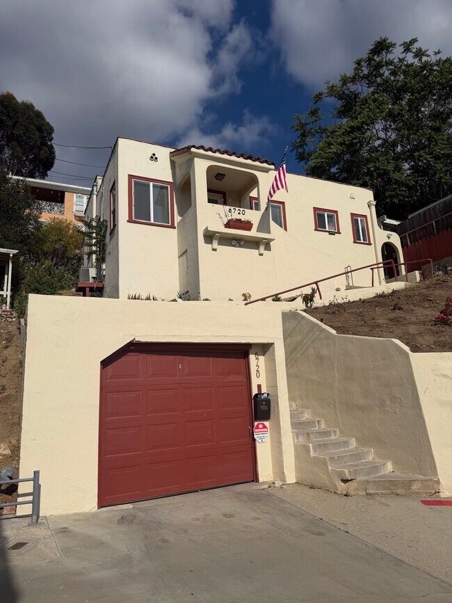 Building Photo - 6720 Stanford Way